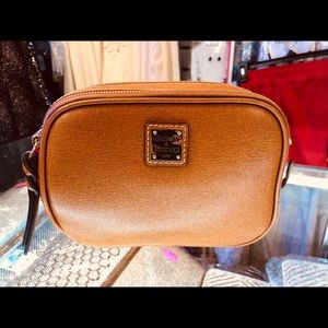 DOONEY & BOURKE- LOGO LOCK SHOULDER BAG - NWT